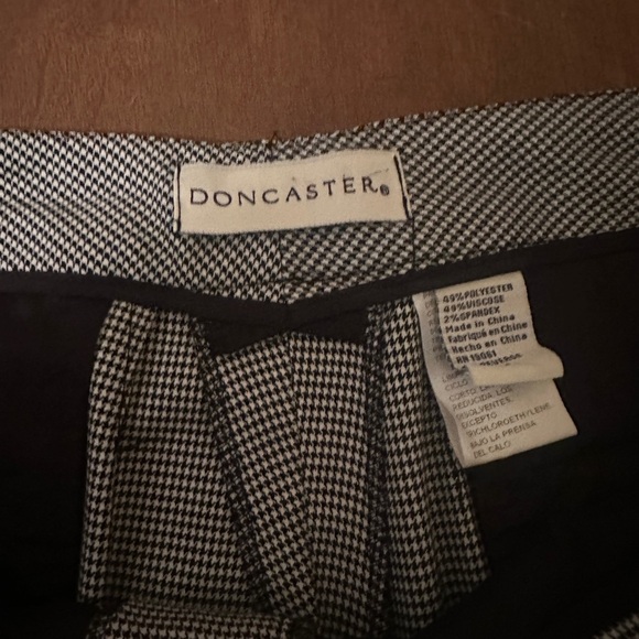 Doncaster Black-and-White Houndstooth Pants – Size 14 - Picture 6 of 6